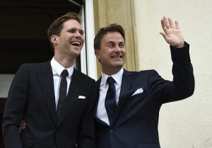 Ο πρωθυπουργός του Λουξεμβούργου παντρεύτηκε το σύντροφό του! - Lesbian.Gr