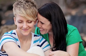 Έρευνα: Οι γυναίκες είναι είτε bisexual είτε gay, αλλά "ποτέ straight"