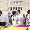 Απάντηση με φιλιά στον Αμβρόσιο