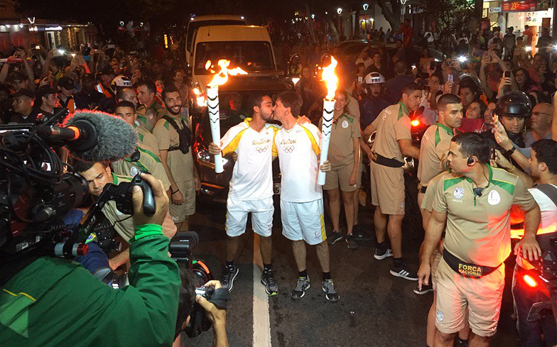 Torch-Relay-Kiss!!!!!!!!!!!!!!!!!!!!!!!!