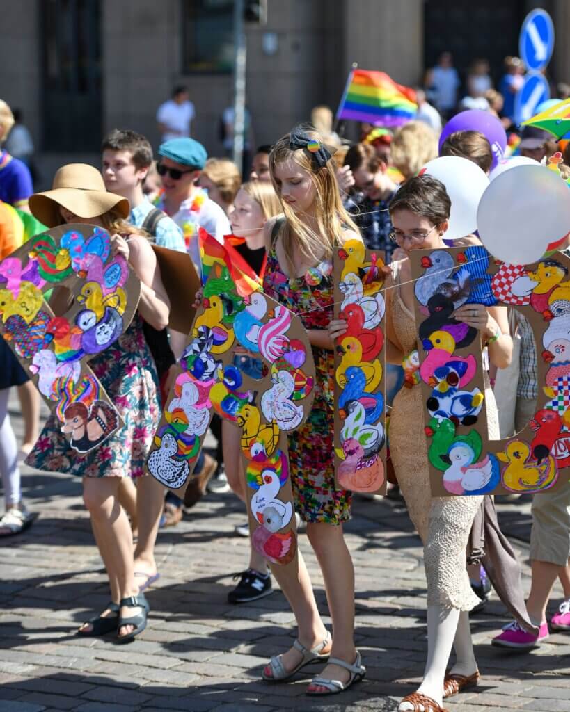 LGBTQ+ Άτομα σε παρέλαση περηφάνειας